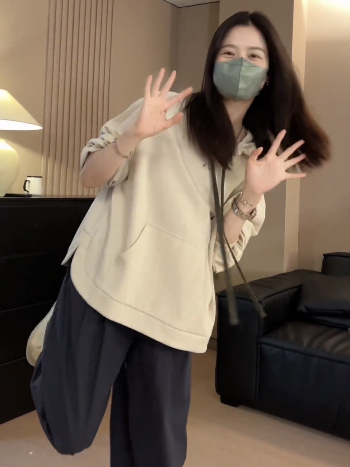 Women's Two-Piece Sweatshirt and Casual Pants Set - Image 3
