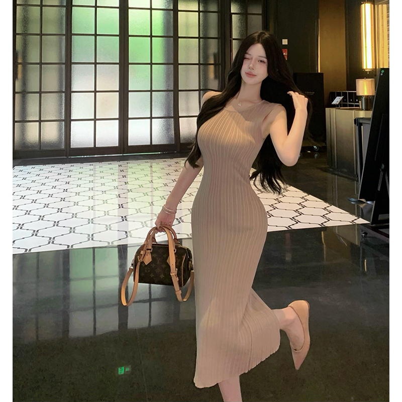 Sleeveless Split Knit Bodycon Dress - Image 4