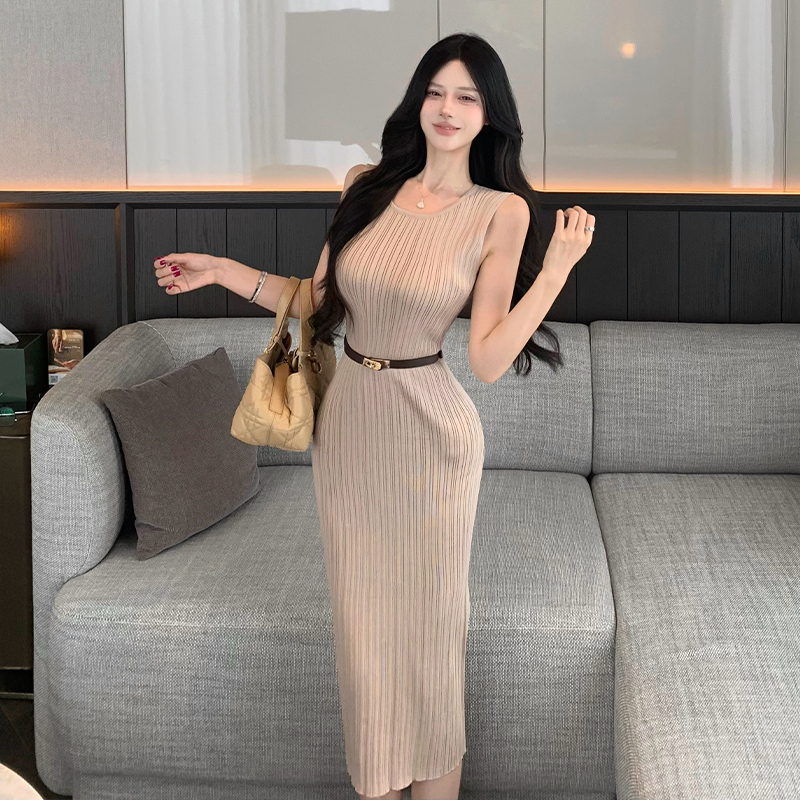 Sleeveless Split Knit Bodycon Dress - Image 5